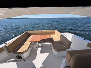 Cruisers Yachts 390 EXPRESS COUPE 58 2015 Cruisers Yachts 390 EXPRESS COUPE 59