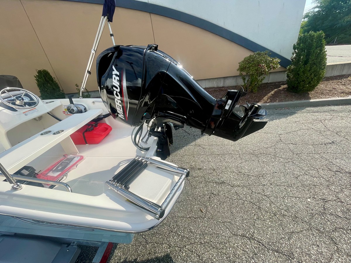 2027 Boston Whaler 130 Super Sport 2