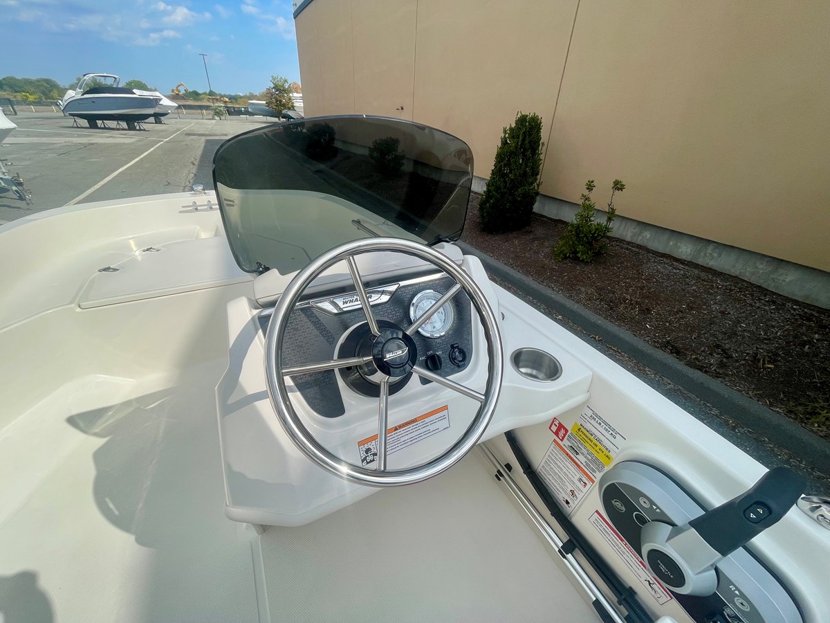 2027 Boston Whaler 130 Super Sport 4