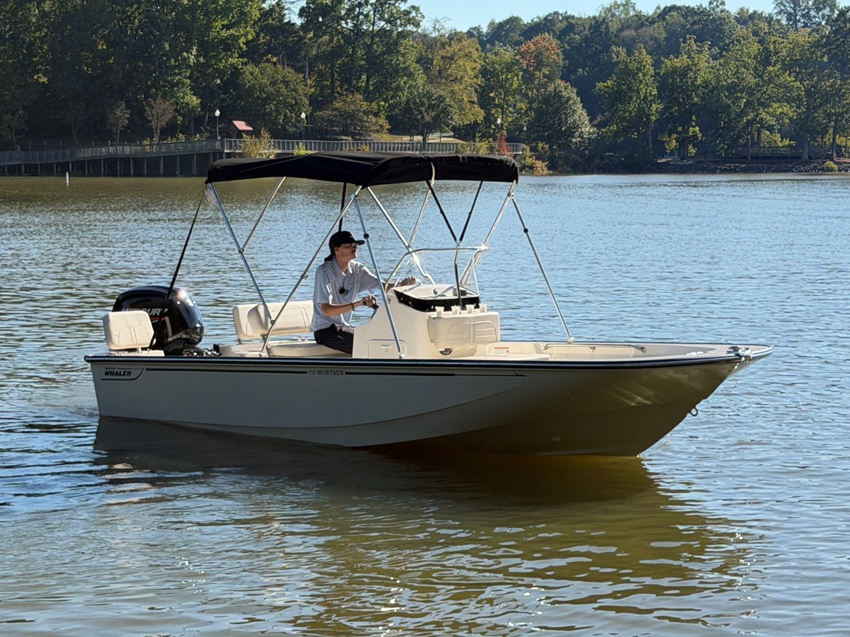 2027 Boston Whaler 170 Montauk 6