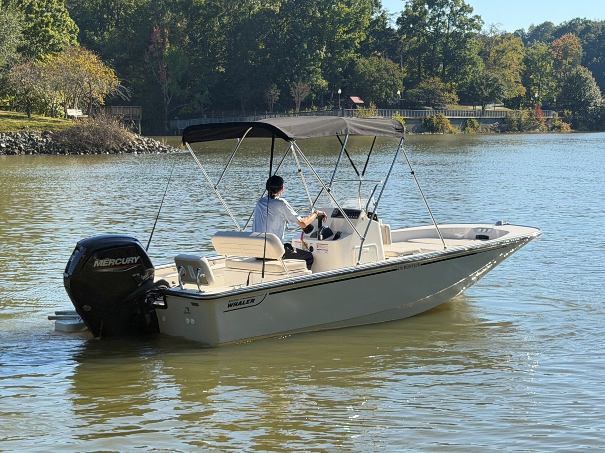 2027 Boston Whaler 170 Montauk 8