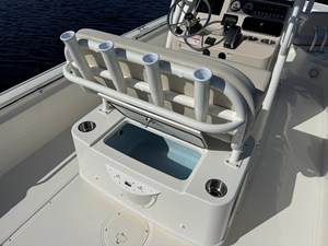2027 Boston Whaler 210 Montauk 10