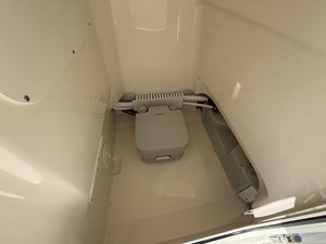 2027 Boston Whaler 210 Montauk 16