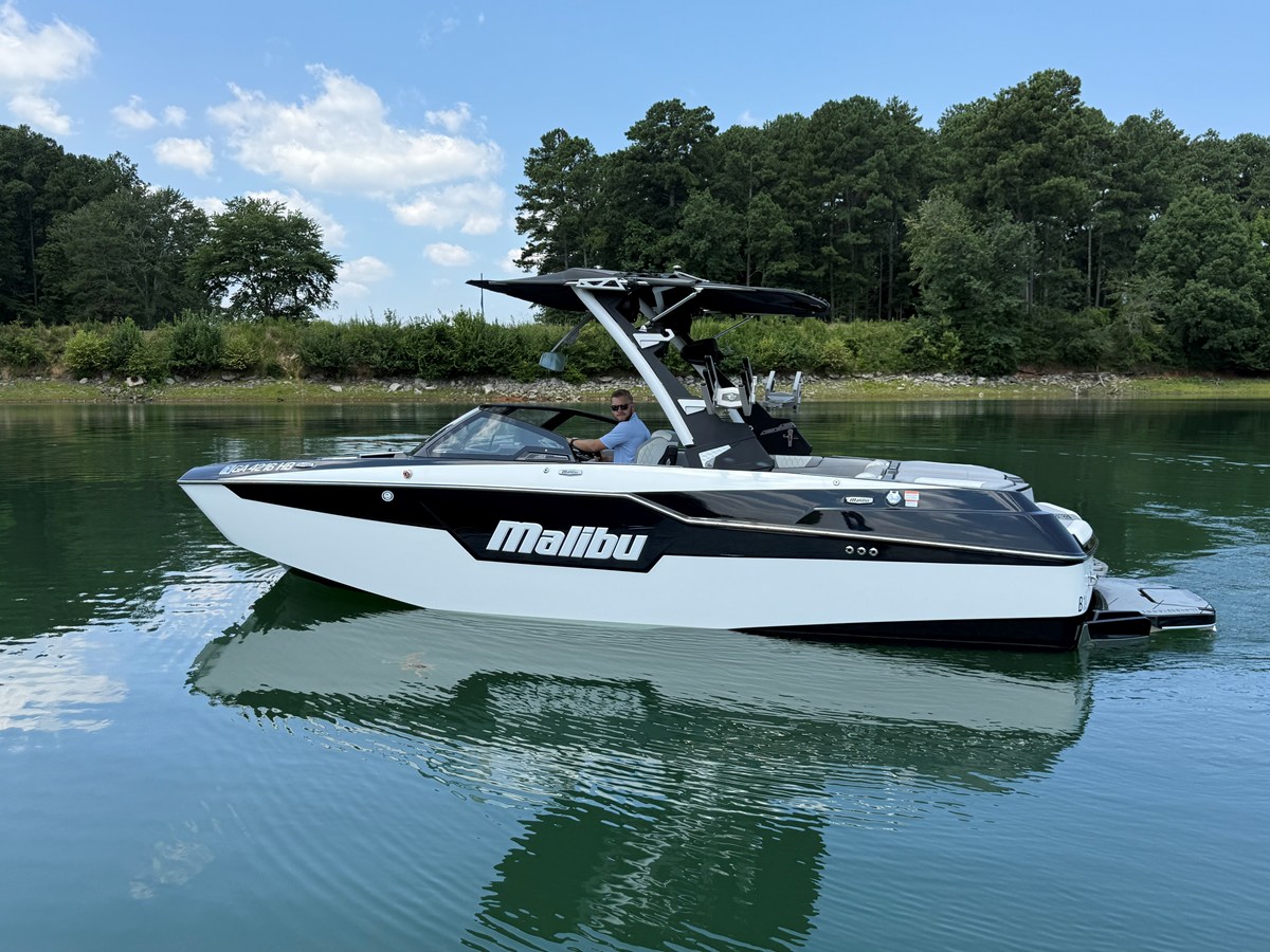 2022 Malibu M220 5