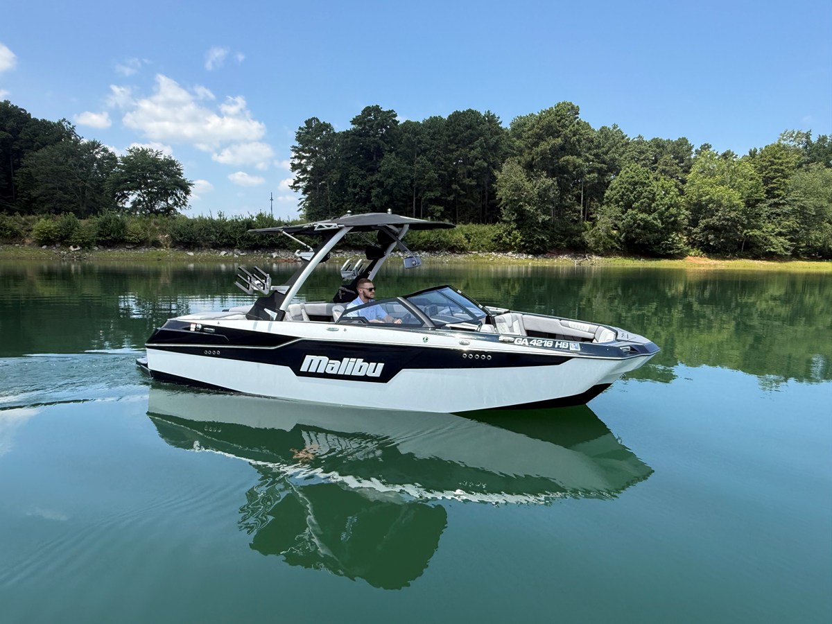 2022 Malibu M220 39