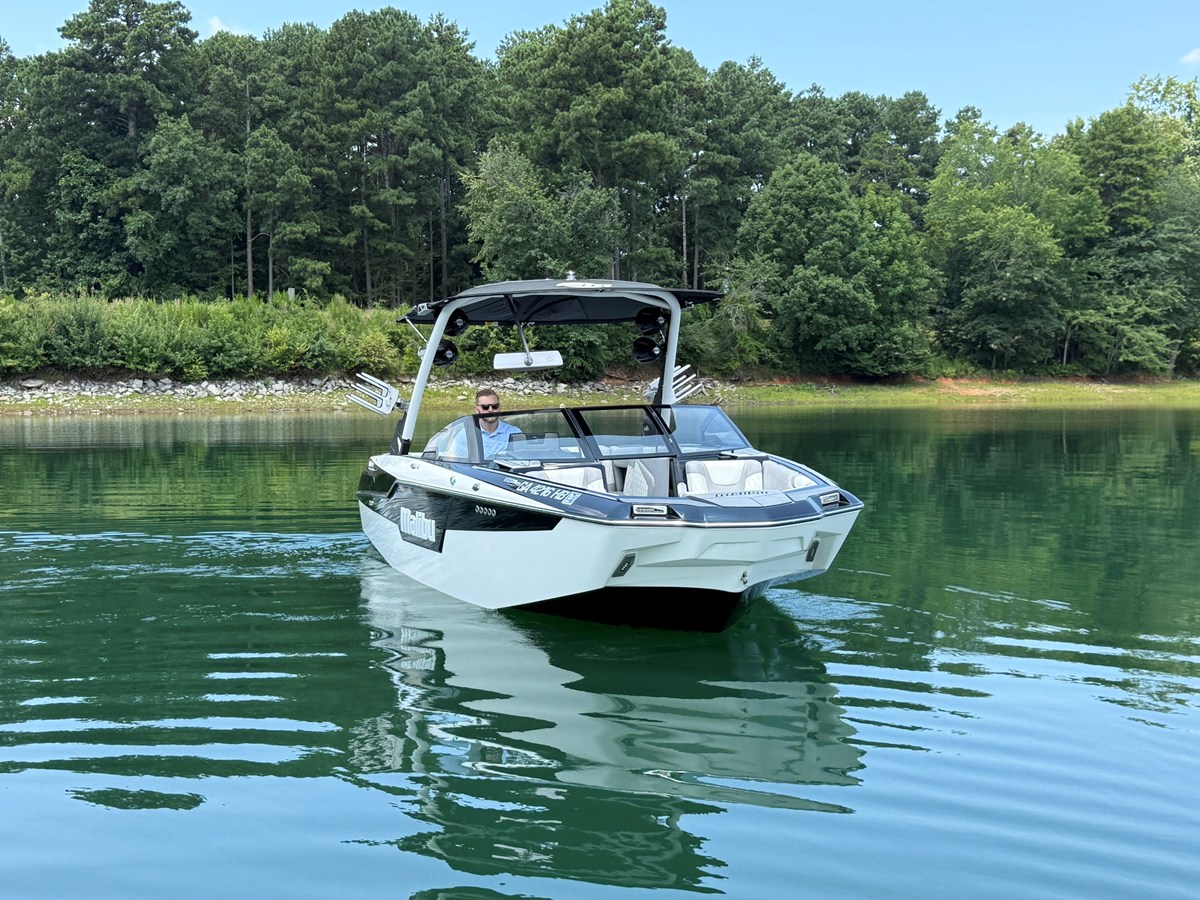 2022 Malibu M220 41
