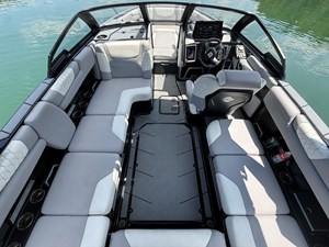 2022 Malibu M220 14