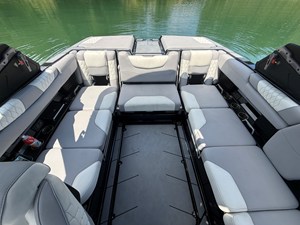 2022 Malibu M220 19