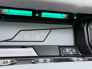 2022 Malibu M220 24