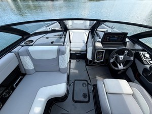 2022 Malibu M220 30