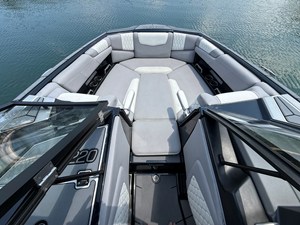 2022 Malibu M220 31
