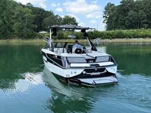 2022 Malibu M220 45