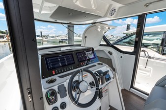 Cruisers Yachts 38 VTR EC 22 2026 Cruisers Yachts 38 VTR EC 23