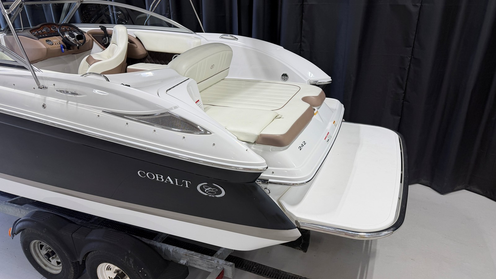 2011 Cobalt 242 7