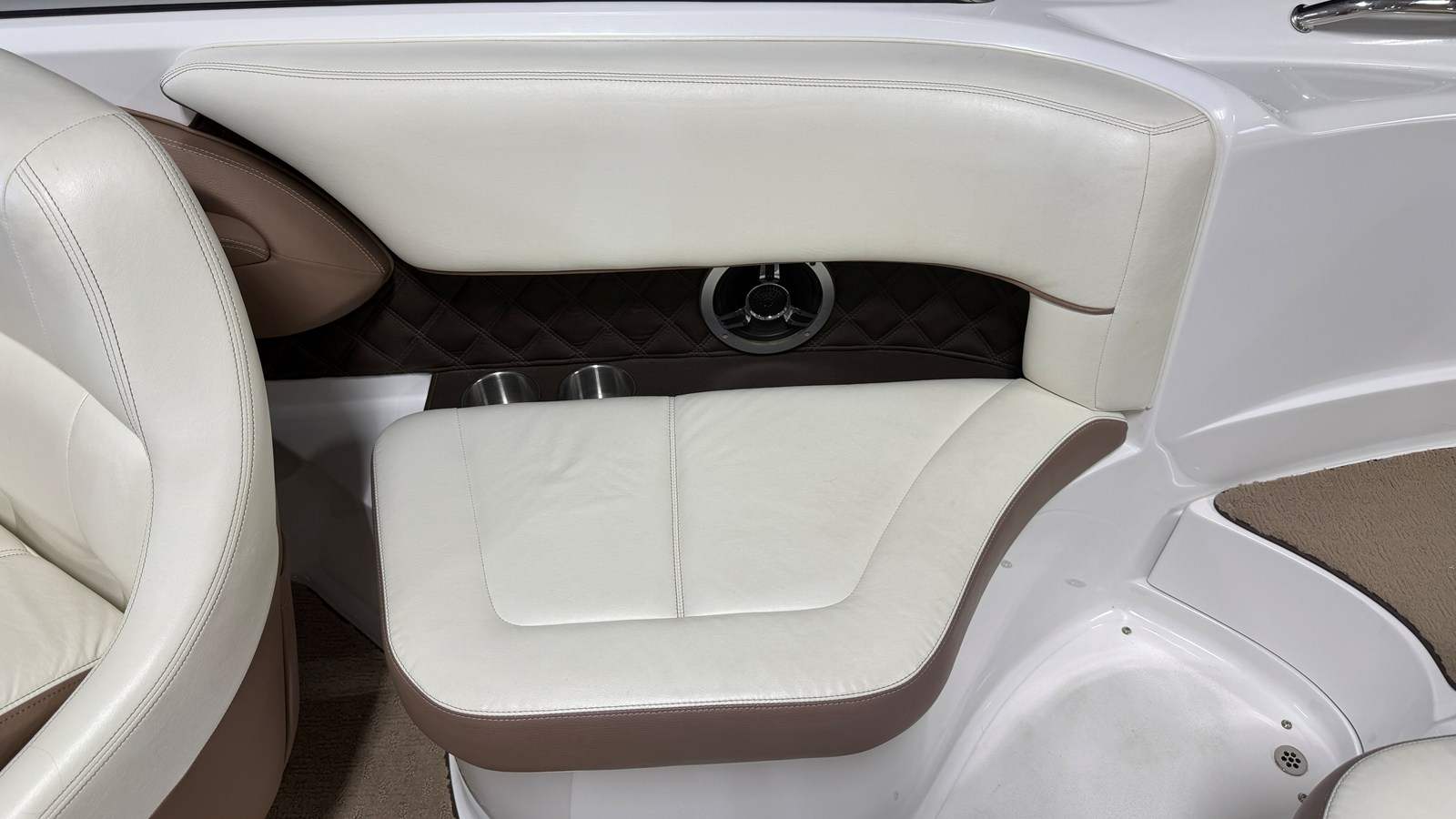2011 Cobalt 242 27