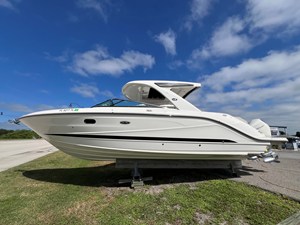 Sea Ray SLX 310 Outboard 0 2023 Sea Ray SLX 310 Outboard 1