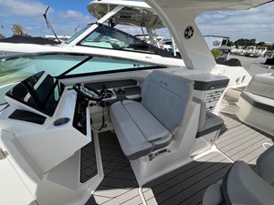 Sea Ray SLX 310 Outboard 17 2023 Sea Ray SLX 310 Outboard 18