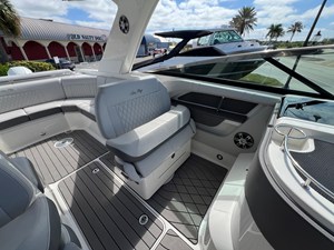 Sea Ray SLX 310 Outboard 23 2023 Sea Ray SLX 310 Outboard 24