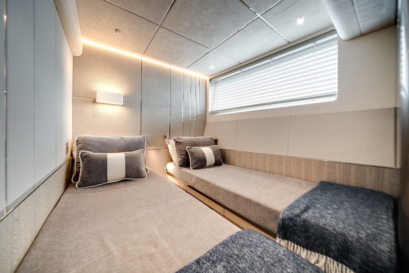 2027 Galeon 620 FLY 30