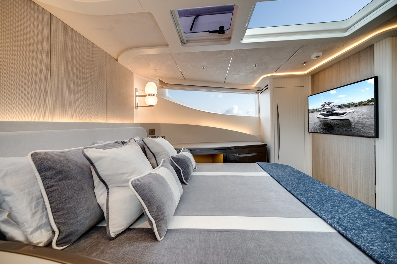 2027 Galeon 620 FLY 32