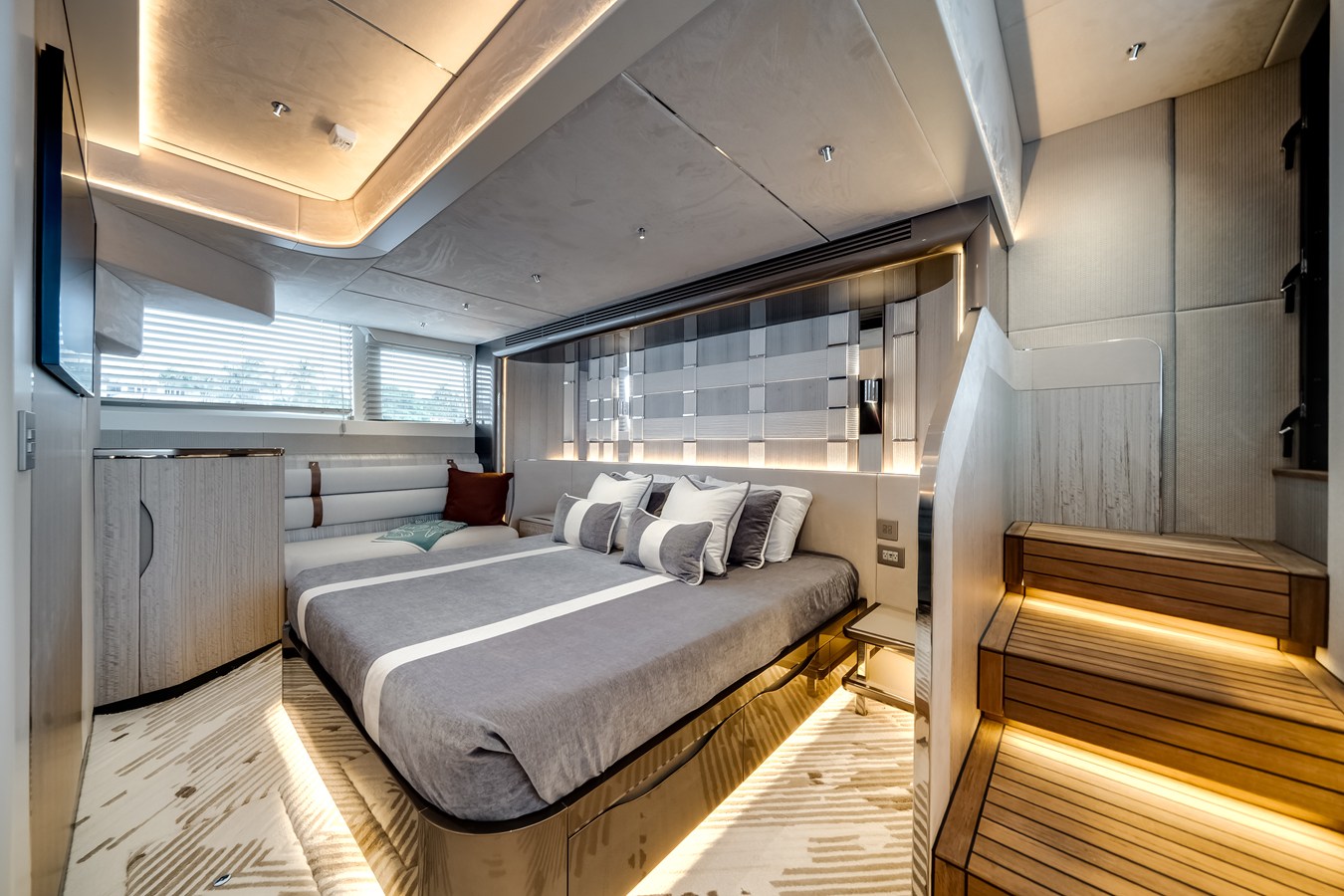 2027 Galeon 620 FLY 36