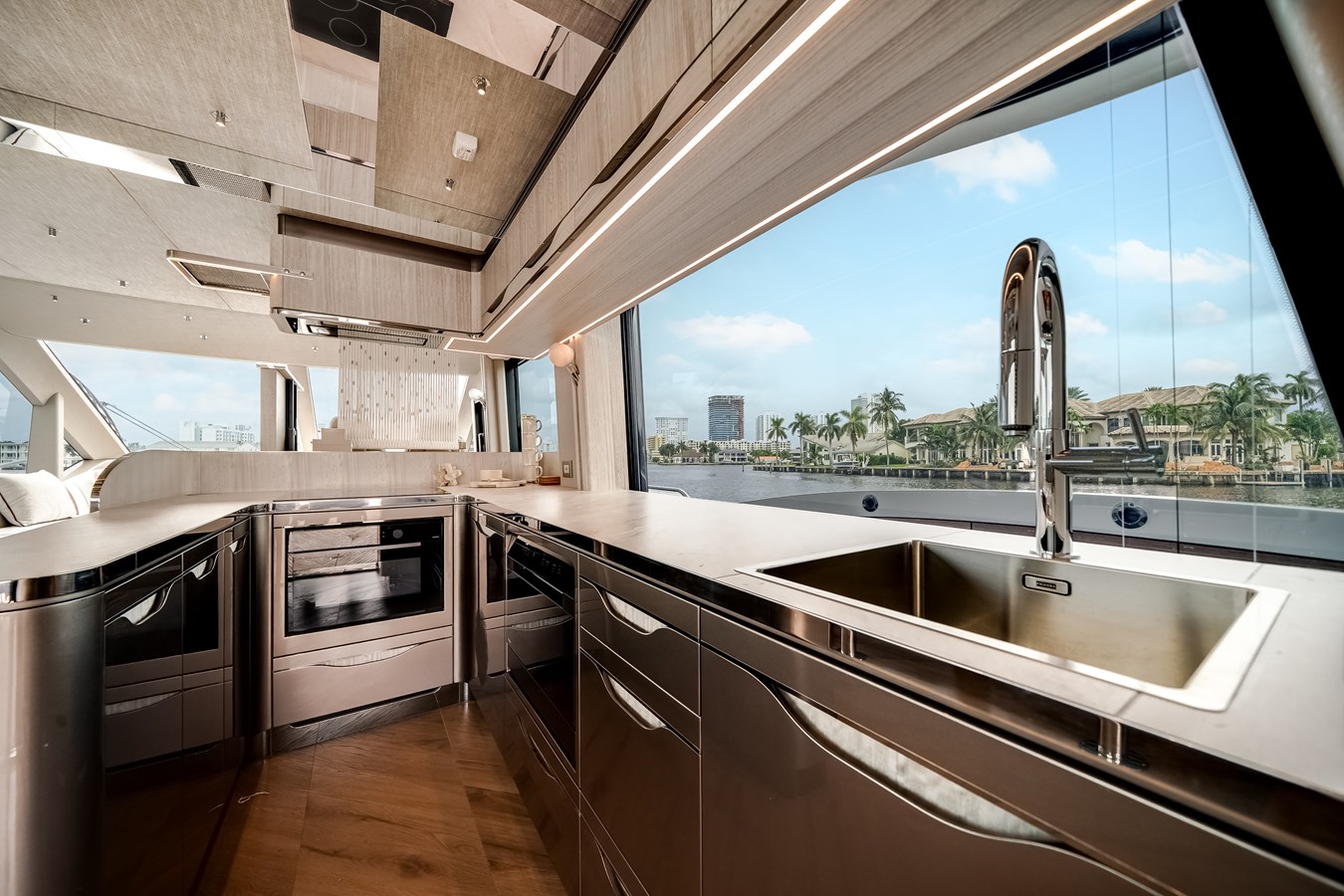2027 Galeon 620 FLY 49