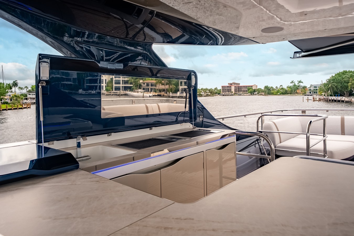 2027 Galeon 620 FLY 67