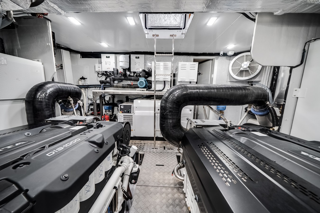 2027 Galeon 620 FLY 76