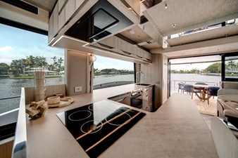 2027 Galeon 620 FLY 52