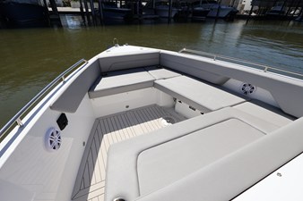 Cruisers Yachts 38 VTR 46 2026 Cruisers Yachts 38 VTR 47