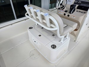 2027 Boston Whaler 210 Montauk 7