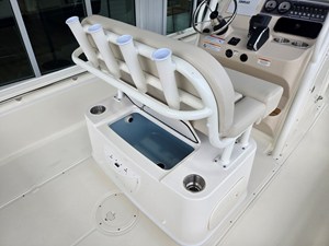 2027 Boston Whaler 210 Montauk 8