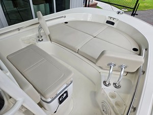 2027 Boston Whaler 210 Montauk 14