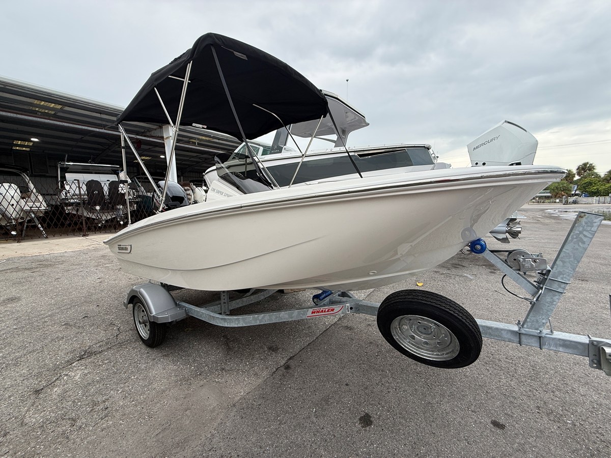 2027 Boston Whaler 130 Super Sport 3