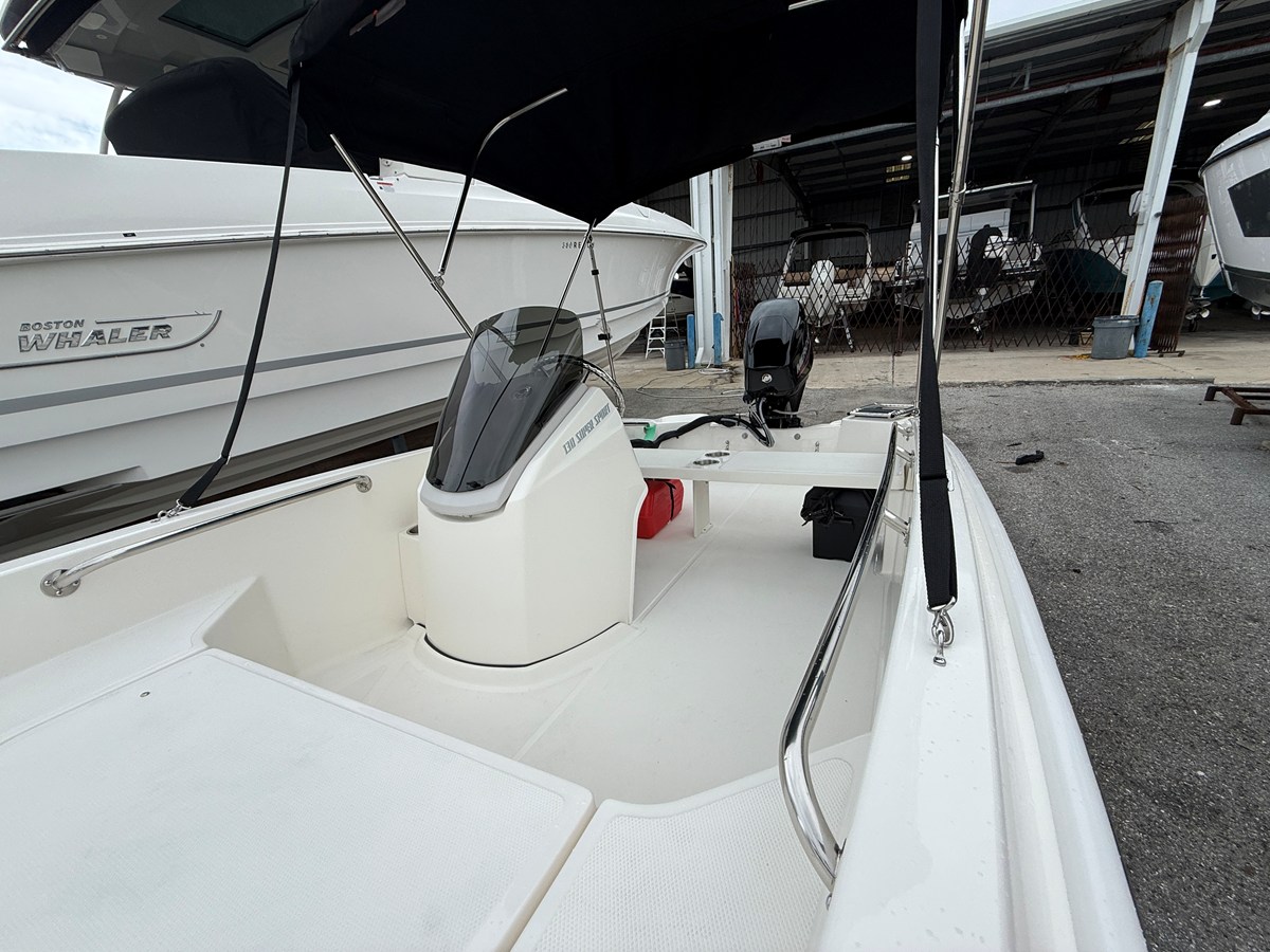 2027 Boston Whaler 130 Super Sport 6