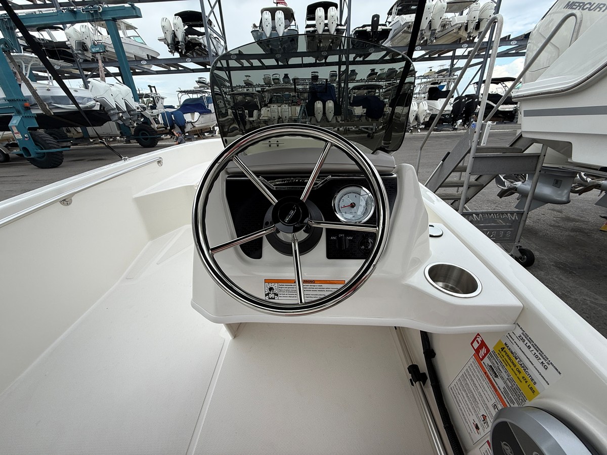 2027 Boston Whaler 130 Super Sport 9