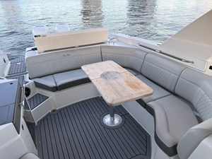 Sea Ray 350 SLX OB 14 2020 Sea Ray 350 SLX OB 15