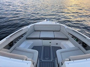 Sea Ray 350 SLX OB 28 2020 Sea Ray 350 SLX OB 29