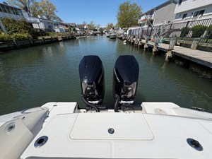 Boston Whaler 330 OUTRAGE 16 2024 Boston Whaler 330 OUTRAGE 17