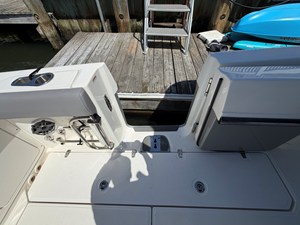 Boston Whaler 330 OUTRAGE 20 2024 Boston Whaler 330 OUTRAGE 21