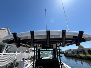 Boston Whaler 330 OUTRAGE 22 2024 Boston Whaler 330 OUTRAGE 23
