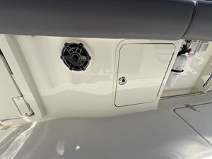Boston Whaler 330 OUTRAGE 27 2024 Boston Whaler 330 OUTRAGE 28