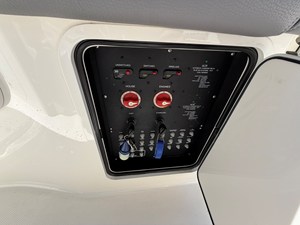 Boston Whaler 330 OUTRAGE 28 2024 Boston Whaler 330 OUTRAGE 29