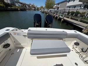Boston Whaler 330 OUTRAGE 39 2024 Boston Whaler 330 OUTRAGE 40