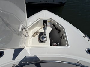 Boston Whaler 330 OUTRAGE 41 2024 Boston Whaler 330 OUTRAGE 42