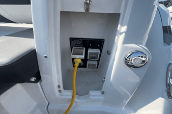 Monterey 335 SPORT YACHT 4 2021 Monterey 335 SPORT YACHT 5