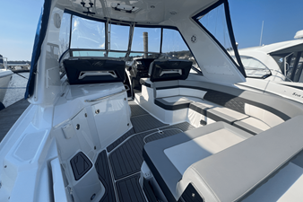 Monterey 335 SPORT YACHT 10 2021 Monterey 335 SPORT YACHT 11