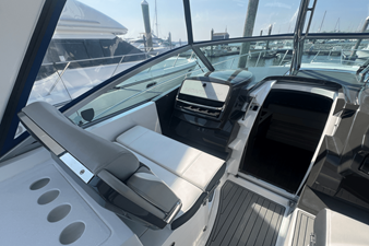 Monterey 335 SPORT YACHT 20 2021 Monterey 335 SPORT YACHT 21