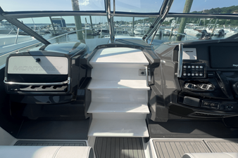 Monterey 335 SPORT YACHT 27 2021 Monterey 335 SPORT YACHT 28