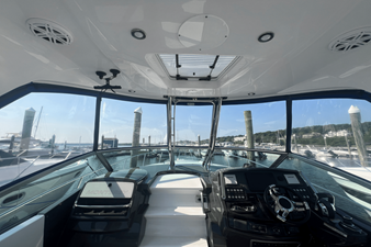 Monterey 335 SPORT YACHT 28 2021 Monterey 335 SPORT YACHT 29
